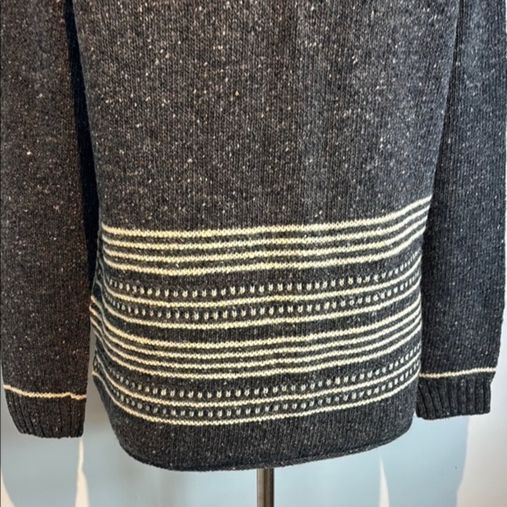 Celtic &Co.Gray and Cream funnel Neck Sweater with Textured Stripes size M NWT - Picture 4 of 9